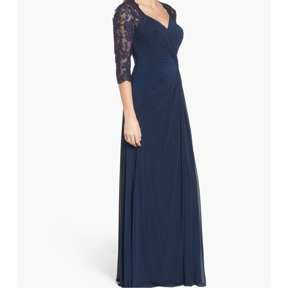 Ruched Twist Column Gown
La Femme size 20 navy Blue NWT - Picture 5 of 12